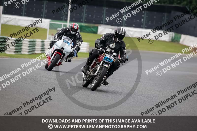 Vintage motorcycle club;eventdigitalimages;mallory park;mallory park trackday photographs;no limits trackdays;peter wileman photography;trackday digital images;trackday photos;vmcc festival 1000 bikes photographs